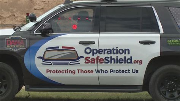 Do police cars have bulletproof windows?