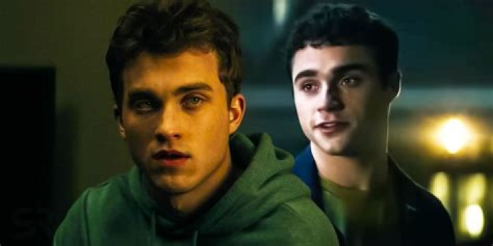 How old is Jon Kent?
