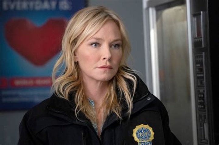 How rich is Kelli Giddish?